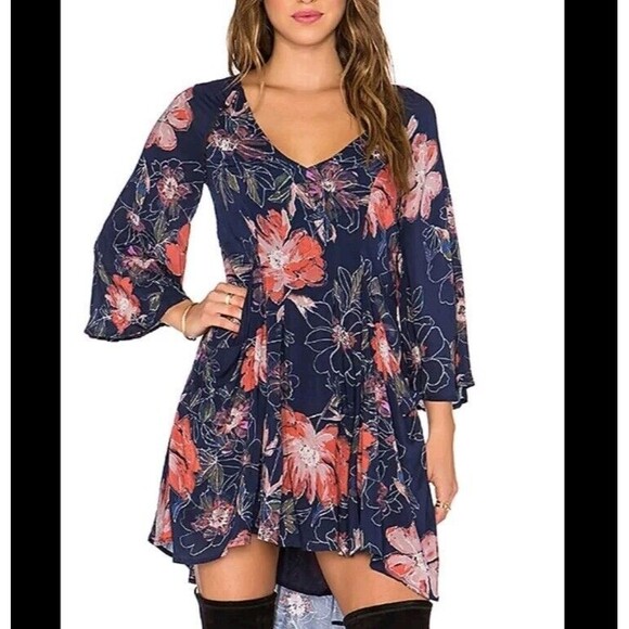 FREE PEOPLE Eyes On You Mini Dress 0 Babydoll Floral Navy Blue Pockets Flowy EUC - Picture 1 of 12